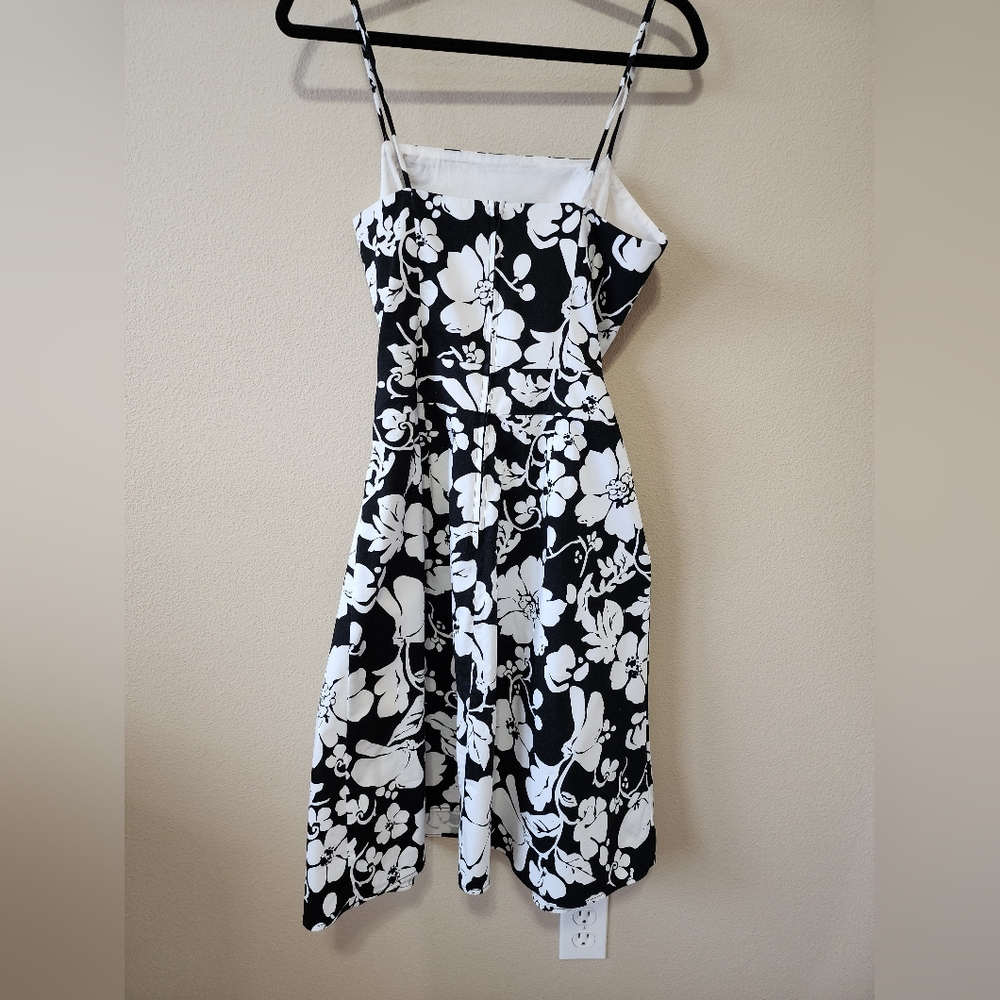 B. Smart dress - Picture 5 of 12